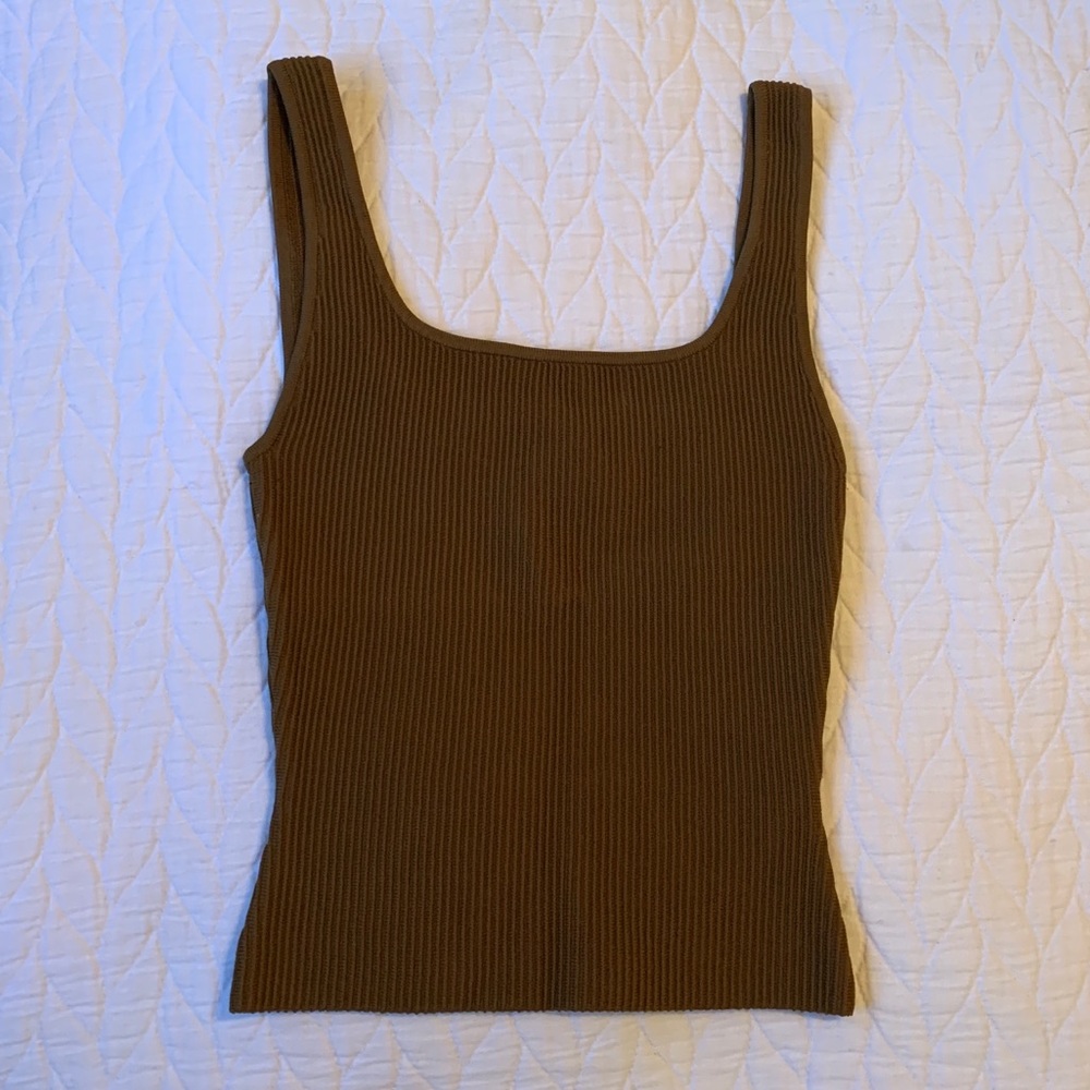 Aritzia Babaton ARJUN KNIT TOP LONG